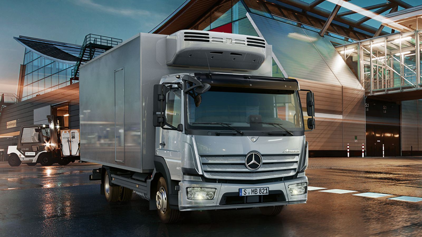 Fersa Bearings, the Spanish multinational expert in the design and manufacture of bearings and Powertrain solutions for heavy vehicles, has once again been chosen by the German brand to manufacture wheel bearings for the Atego truck.