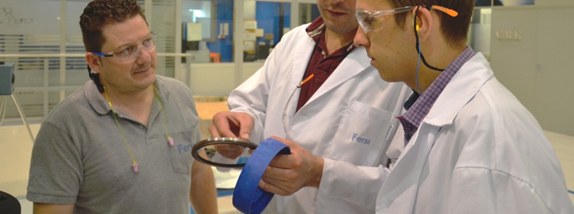 La herramienta brinda soporte técnico a los clientes finales del recambio. 